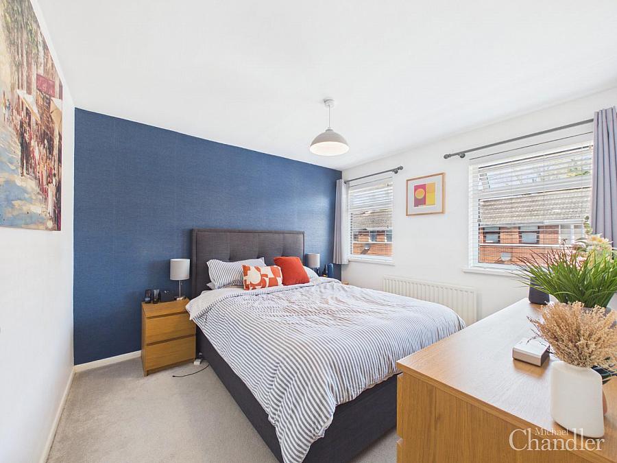 4 Lisavon Drive