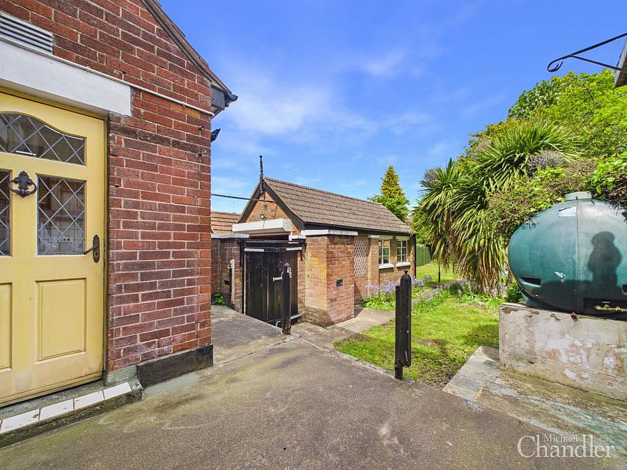 46 Newton Park