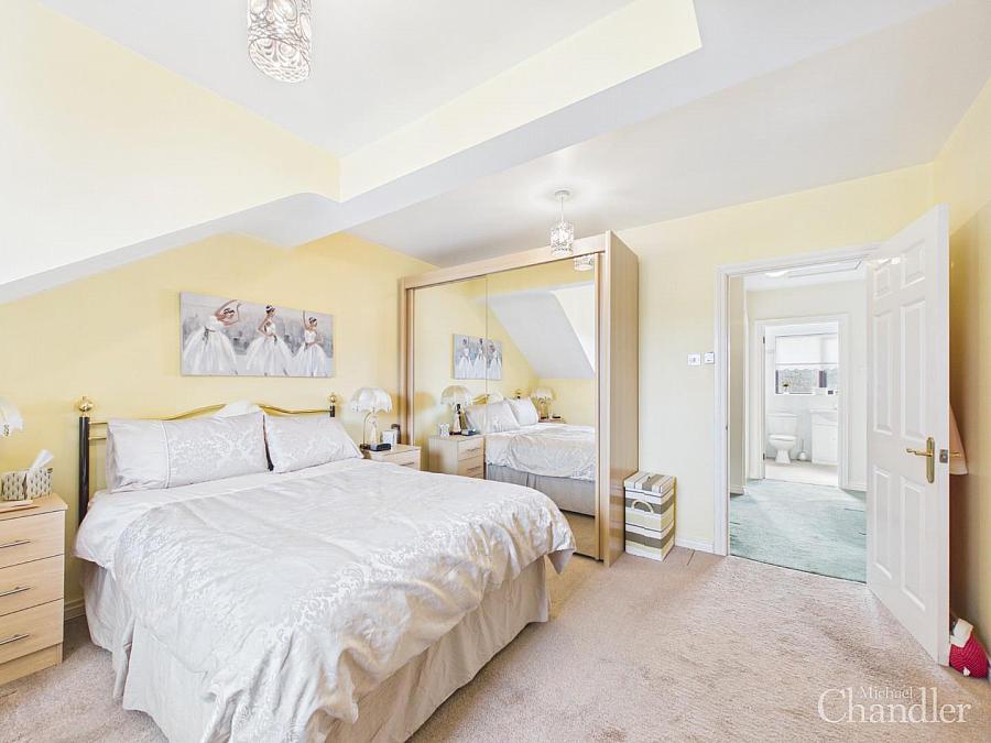 30 Beechwood Grove