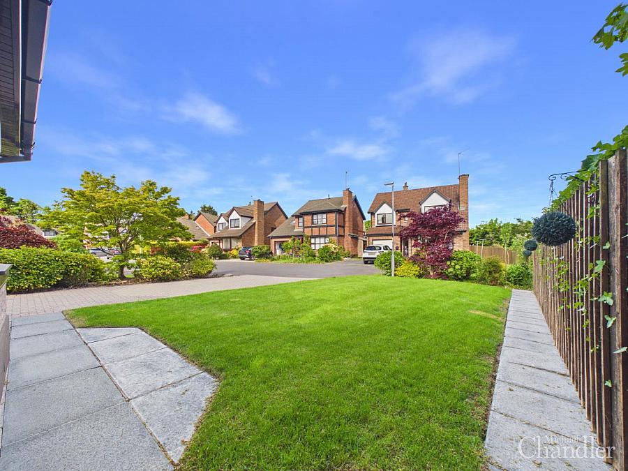 30 Beechwood Grove