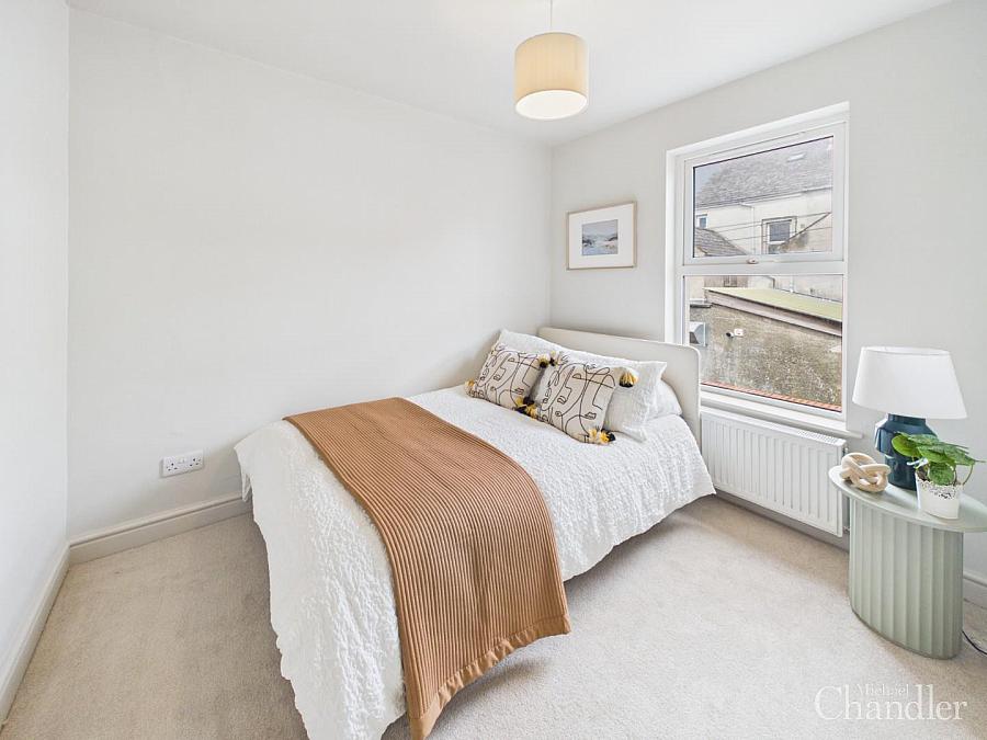 8 Dundela Court