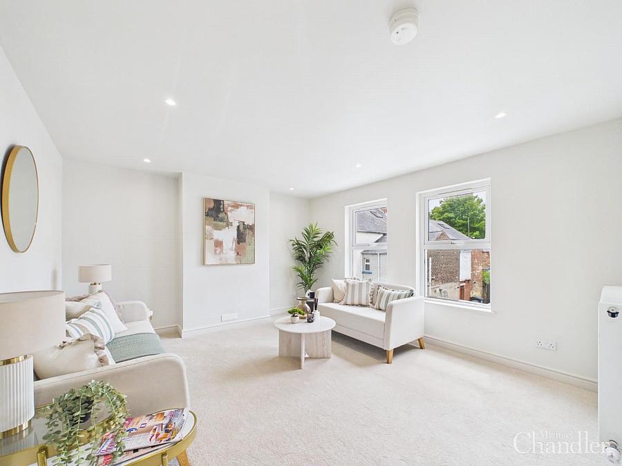 8 Dundela Court