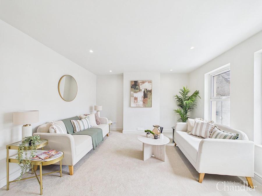8 Dundela Court