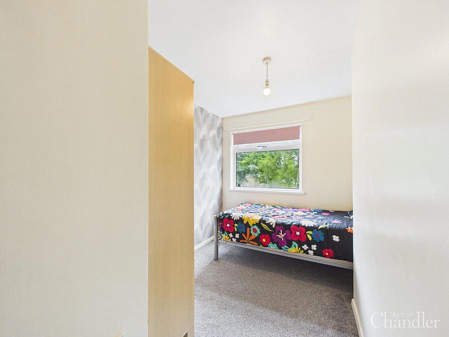 29 Kinross Avenue