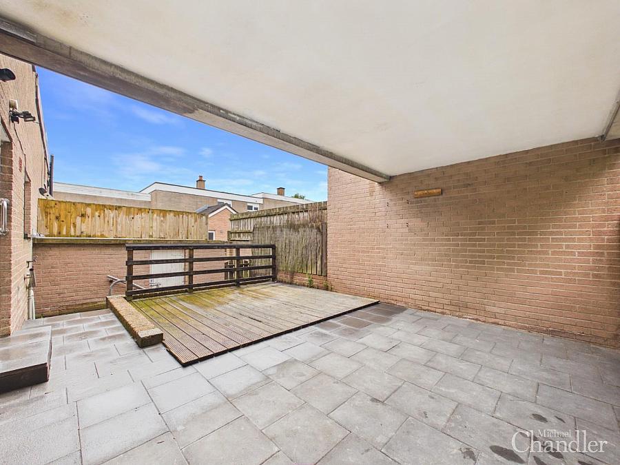 29 Kinross Avenue