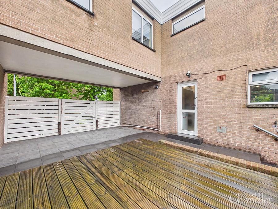 29 Kinross Avenue