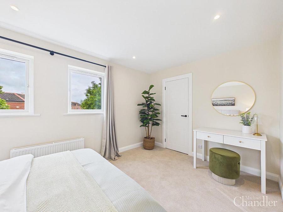 285 Albertbridge Road
