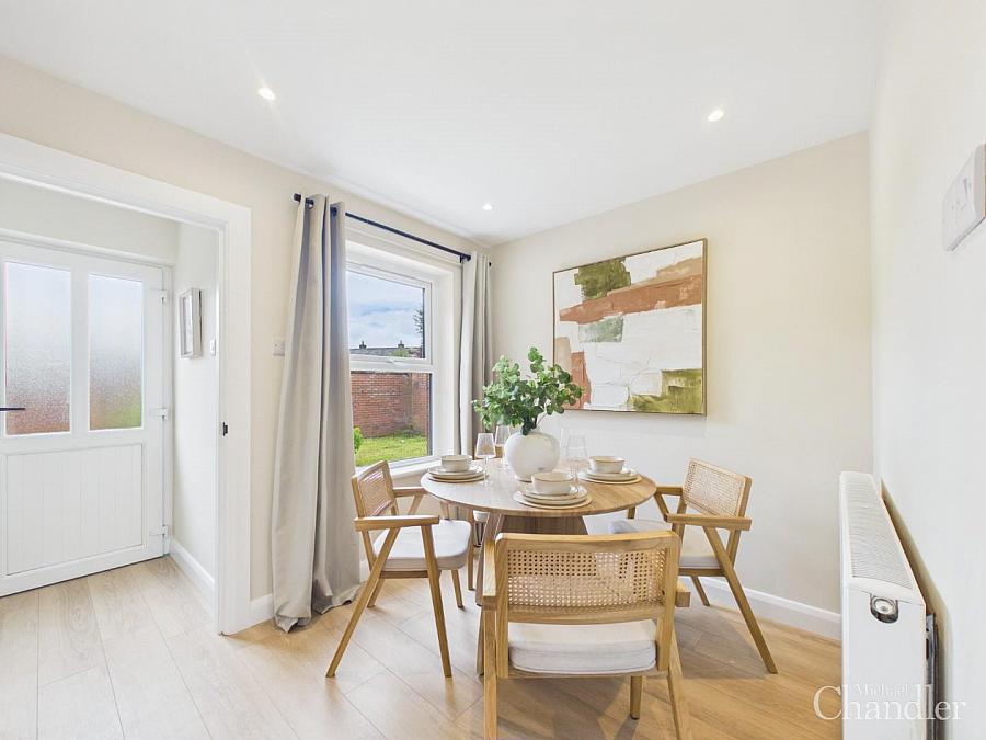 285 Albertbridge Road