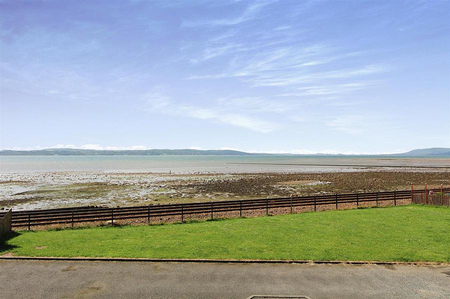 14d Loughview Village