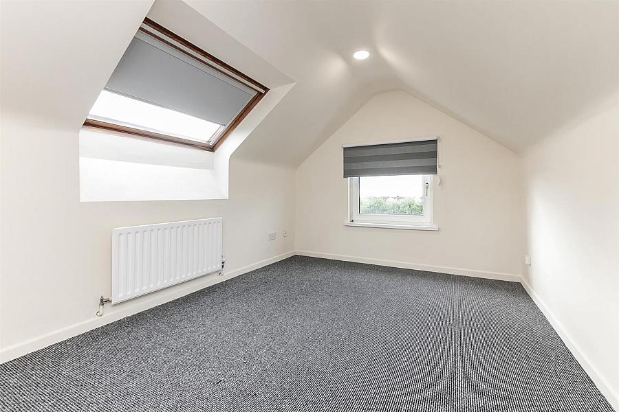 4 Twinburn Park