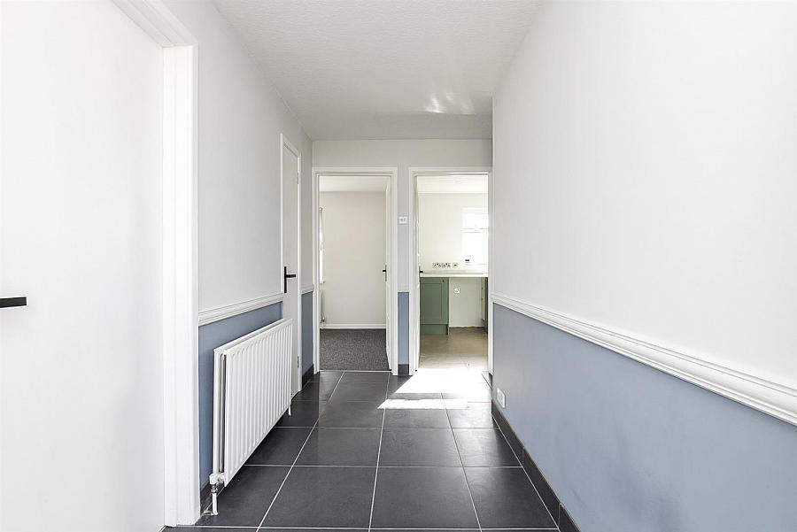 4 Twinburn Park