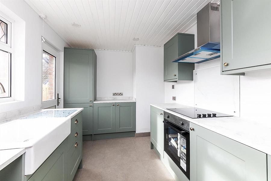 4 Twinburn Park