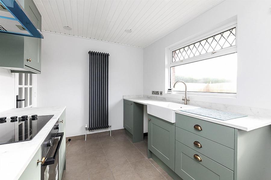 4 Twinburn Park