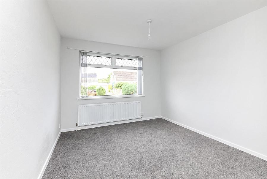 4 Twinburn Park