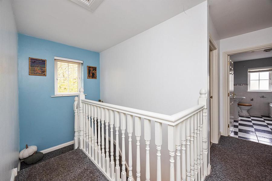6 Castlebrook Way