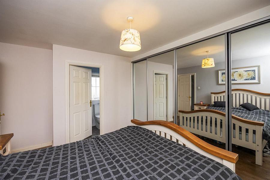 6 Castlebrook Way