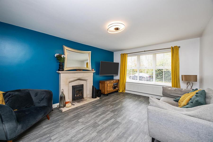 6 Castlebrook Way