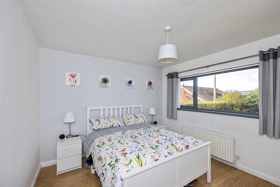 4 Wyncairn Park