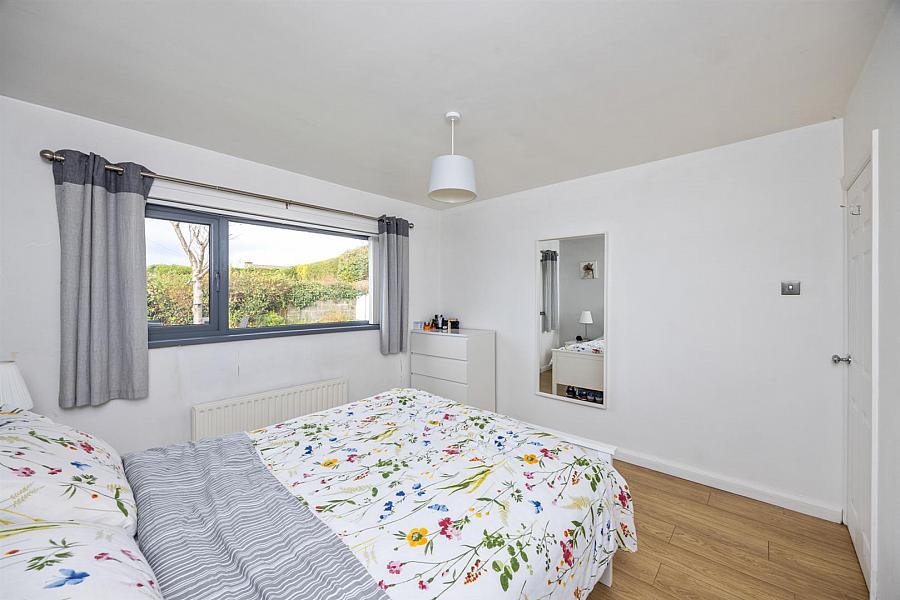 4 Wyncairn Park