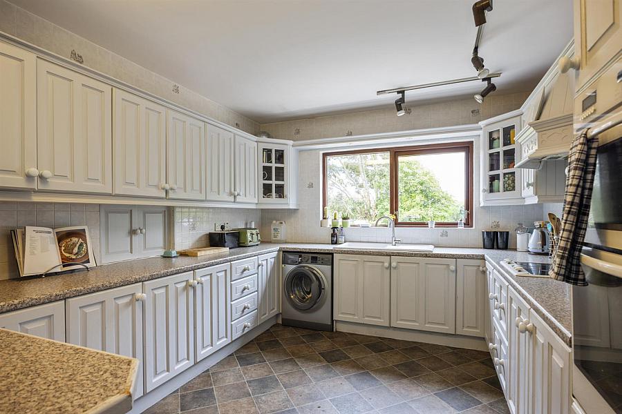 Dwelling, Building Site & Land At 7 Loughanmore Rd