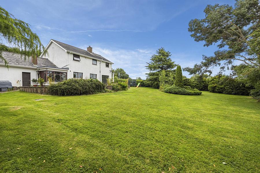 Dwelling, Building Site & Land At 7 Loughanmore Rd