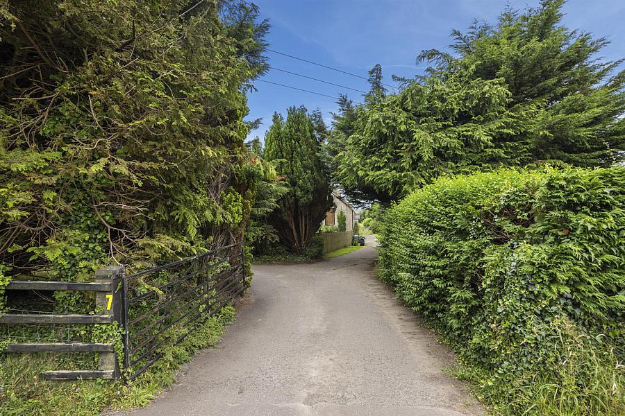 Dwelling, Building Site & Land At 7 Loughanmore Rd