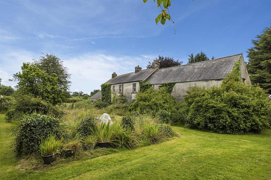 Dwelling, Building Site & Land At 7 Loughanmore Rd
