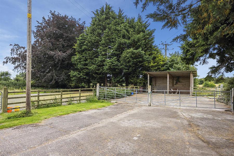 Dwelling, Building Site & Land At 7 Loughanmore Rd