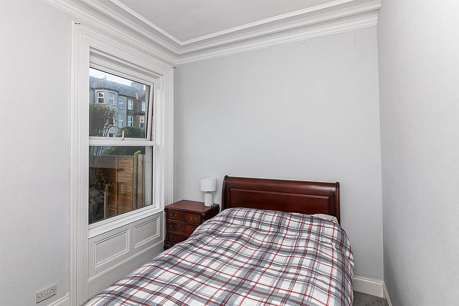2a Balmoral Avenue