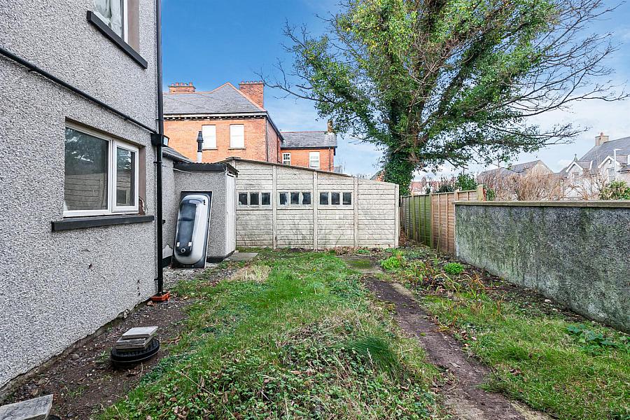 2a Balmoral Avenue