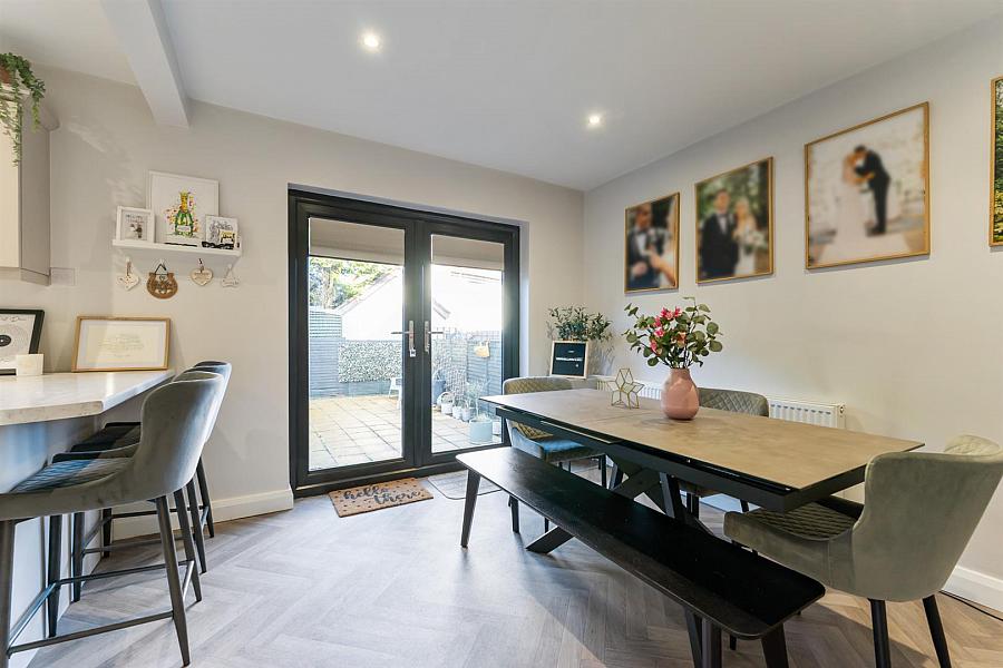 31 Craiglands Manor