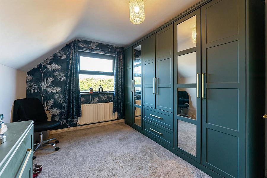 31 Craiglands Manor