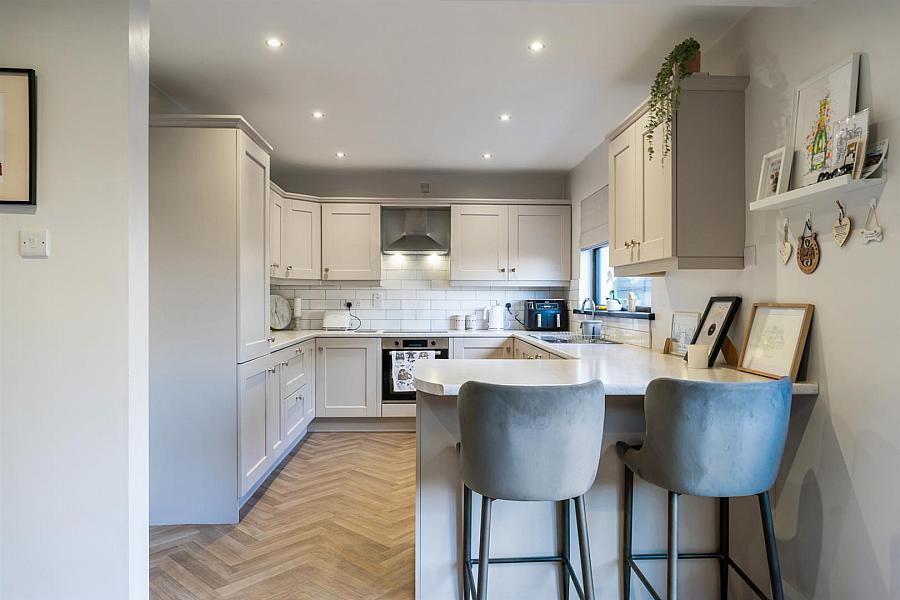 31 Craiglands Manor
