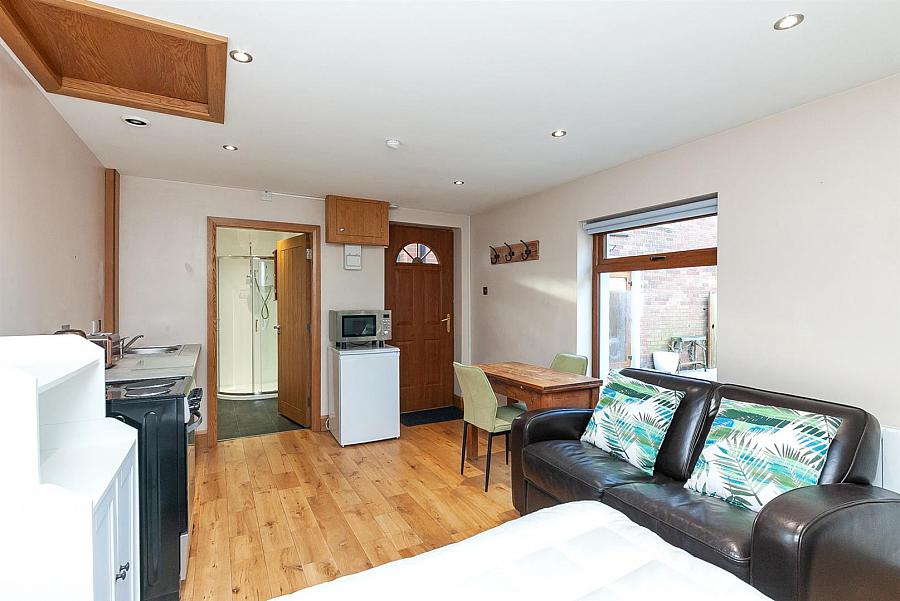 The Studio At 37 Templeton Park