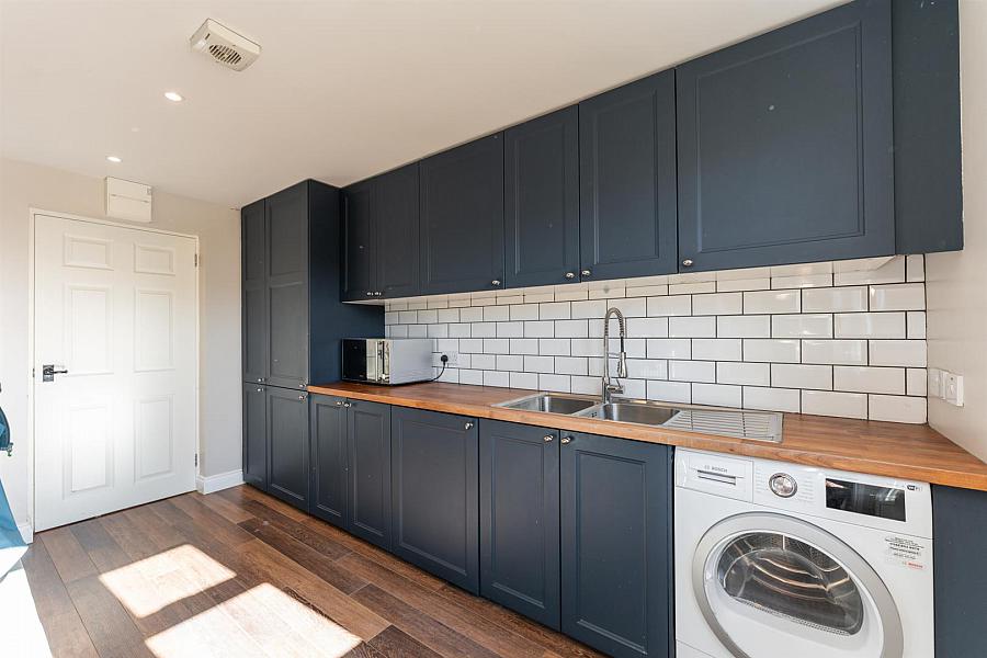 78a Paisley Road