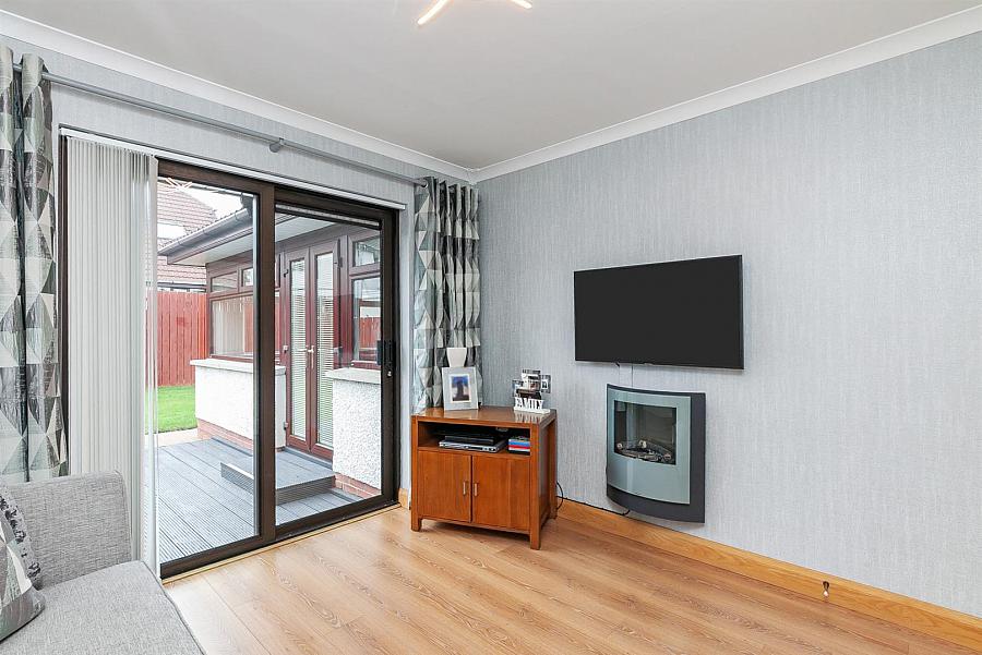 42 Brackenridge Green