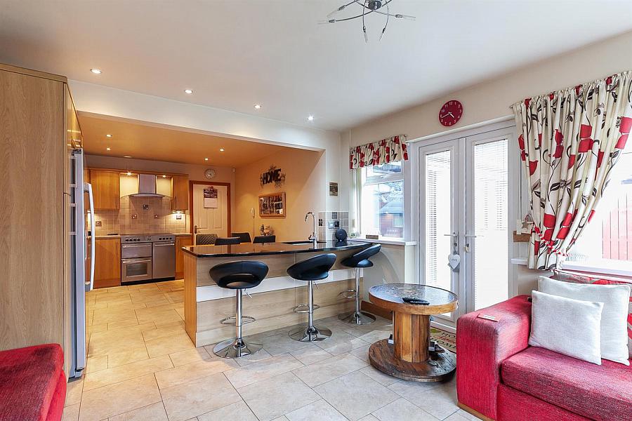 42 Brackenridge Green