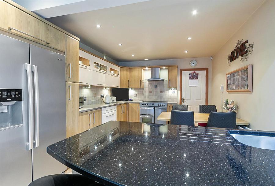 42 Brackenridge Green