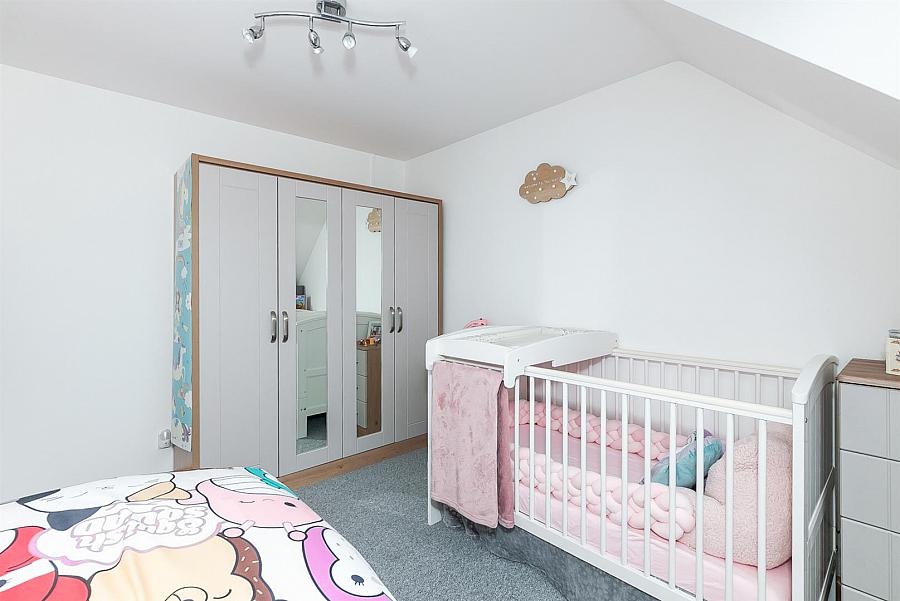 42 Brackenridge Green