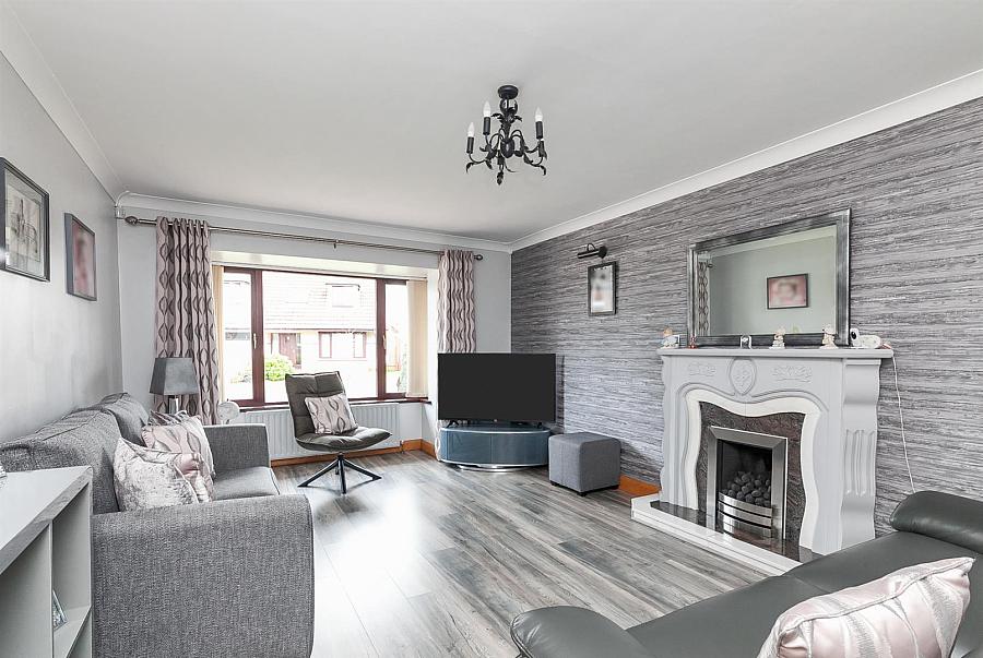 42 Brackenridge Green