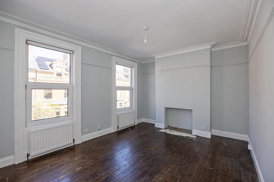 16 Rossmore Avenue