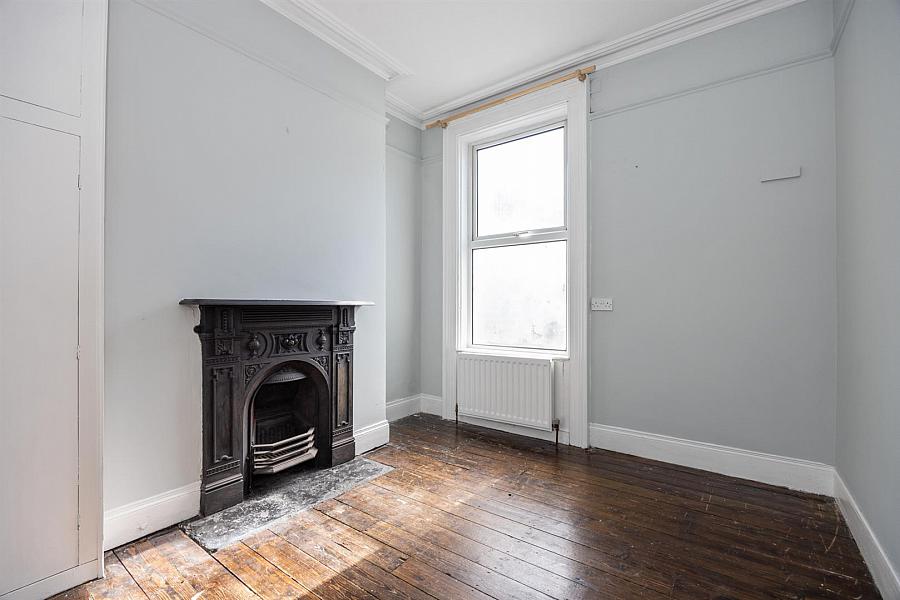 16 Rossmore Avenue