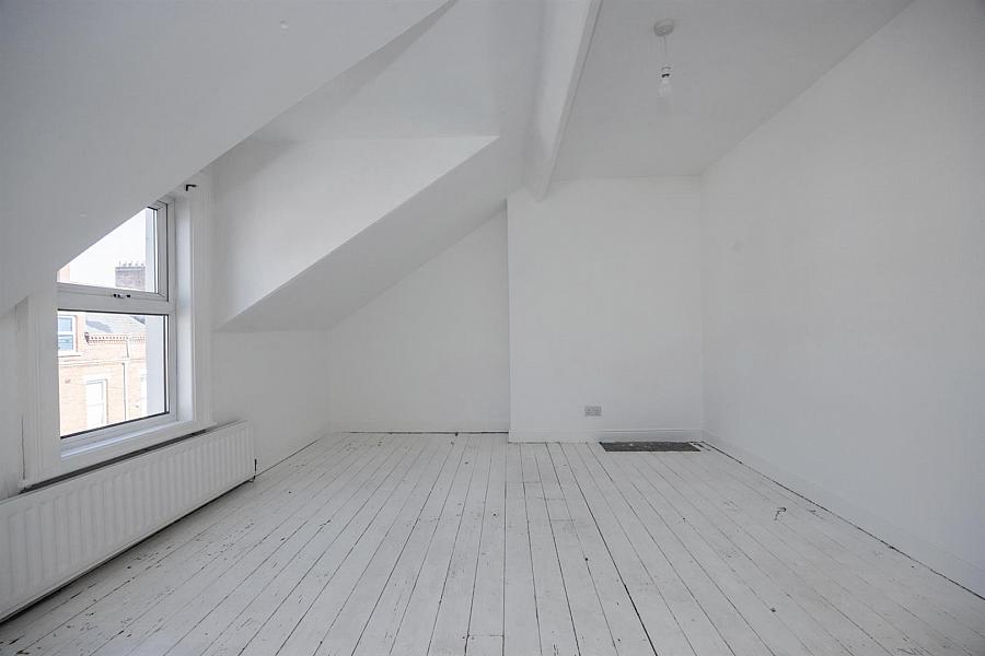 16 Rossmore Avenue