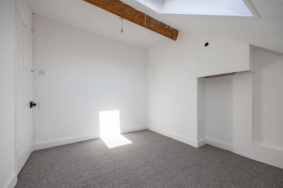 16 Rossmore Avenue