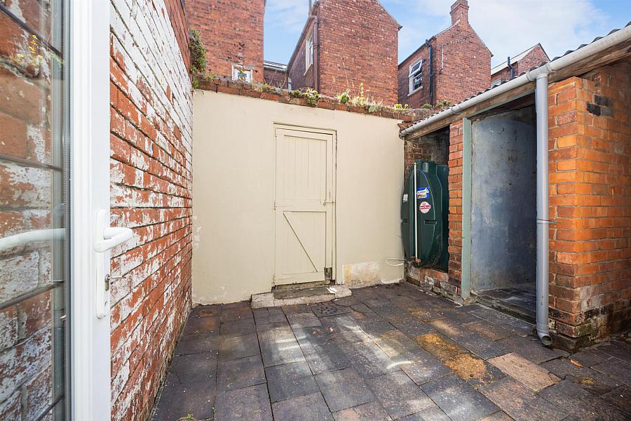 16 Rossmore Avenue
