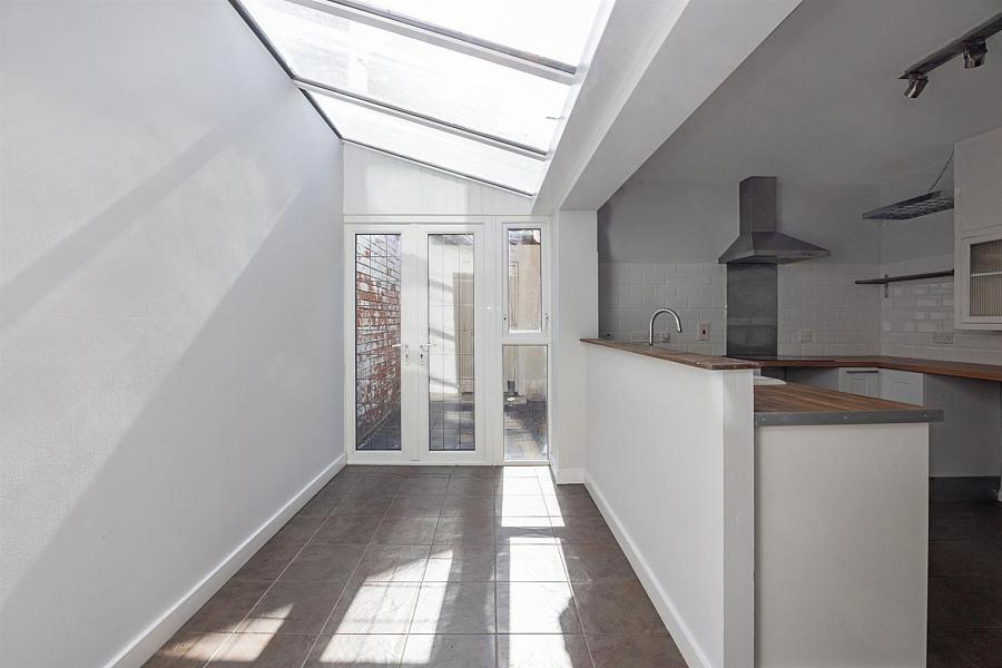 16 Rossmore Avenue
