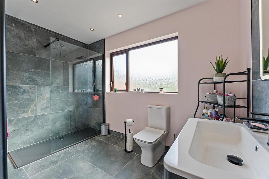 6 Hydepark Lane