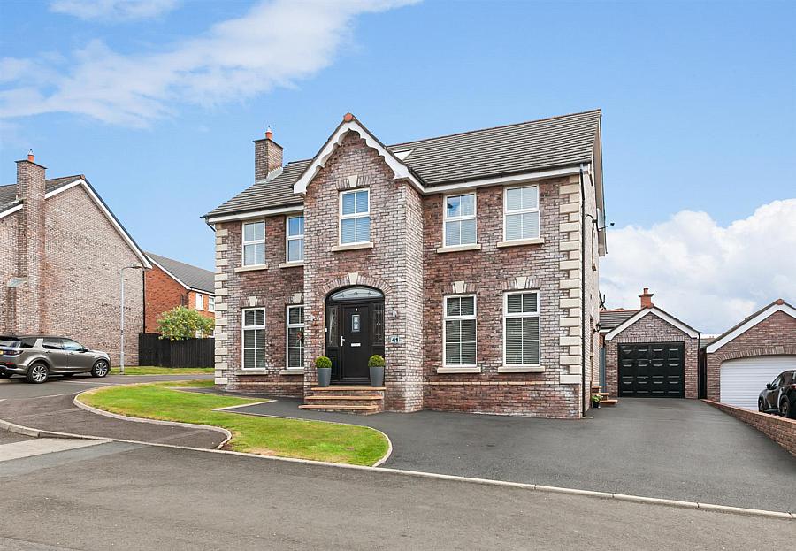 41 Russell Court