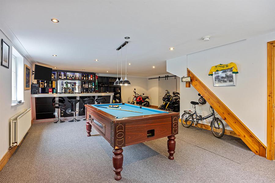 5 Cogry Manor