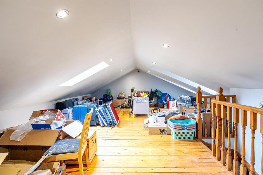 5 Cogry Manor